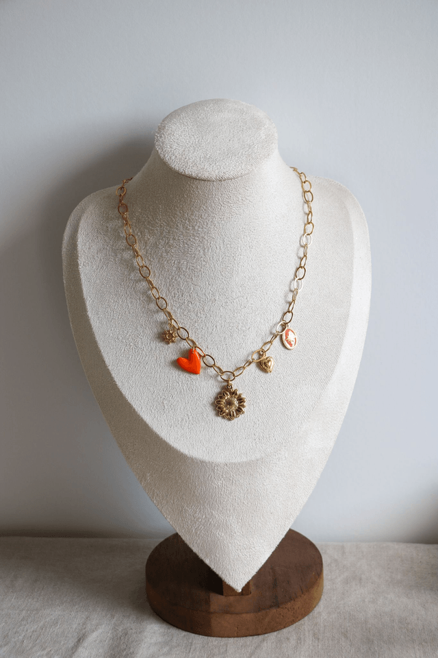 Collier fleurs orange